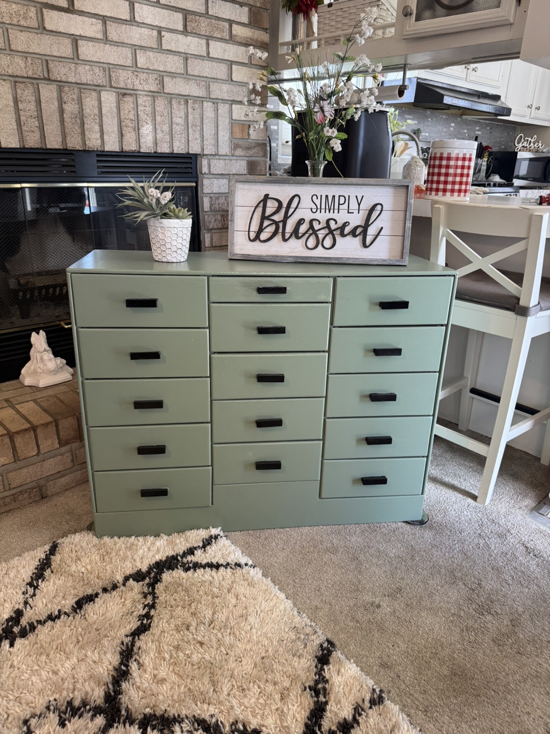 ✨✨GORGEOUS Green Dresser with 15 Drawers✨✨