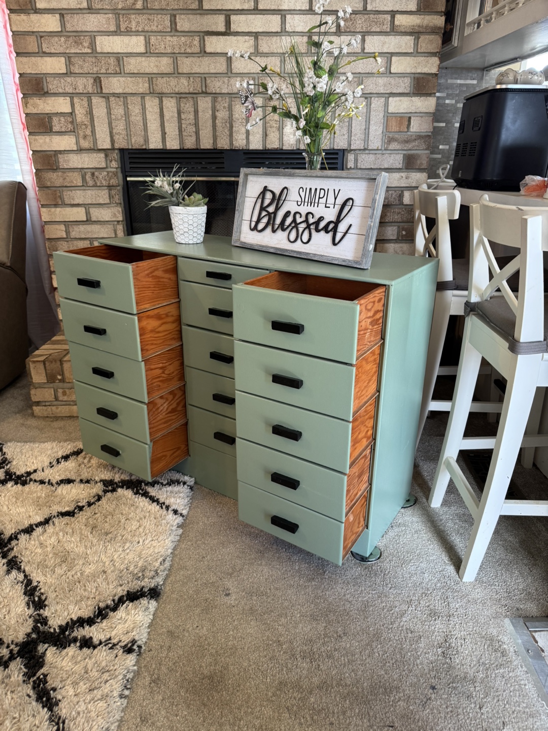 ✨✨GORGEOUS Green Dresser with 15 Drawers✨✨ - photo 2