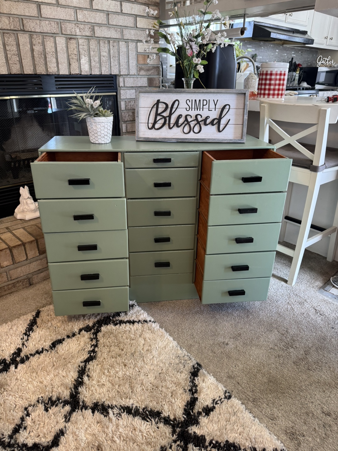 ✨✨GORGEOUS Green Dresser with 15 Drawers✨✨ - photo 3