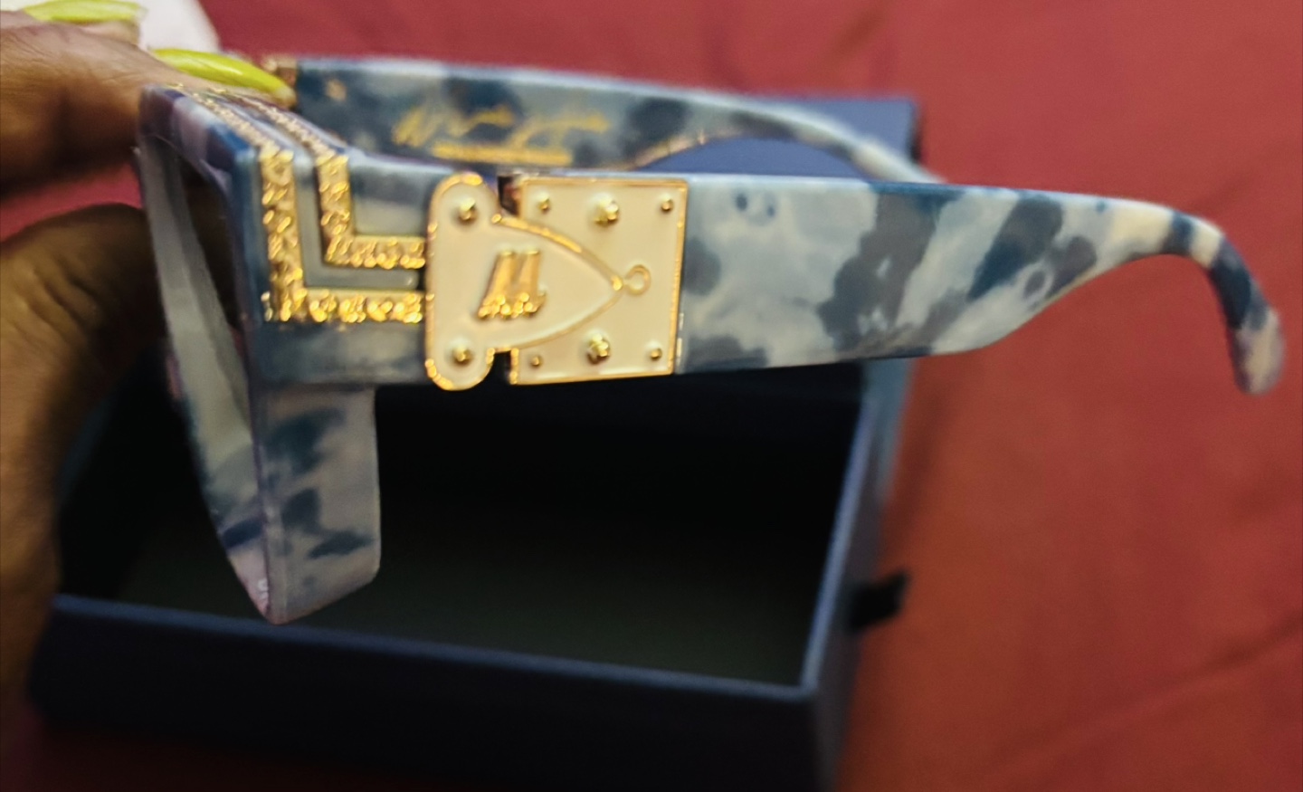 Mochi Vuitton Blue/White Sunglasses w/ Box - photo 2