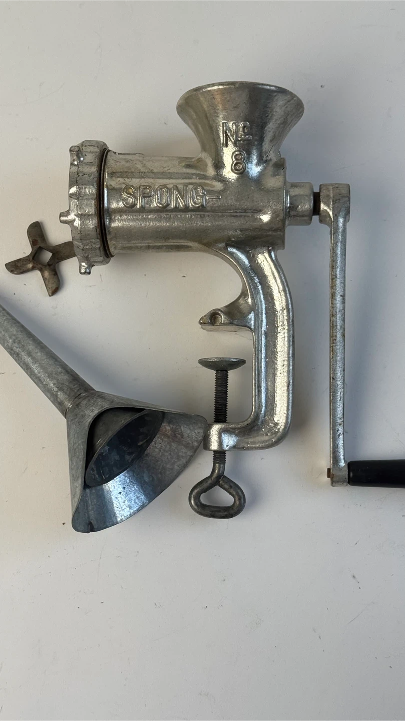 Vintage Spong No. 8 Meat Grinder - photo 2