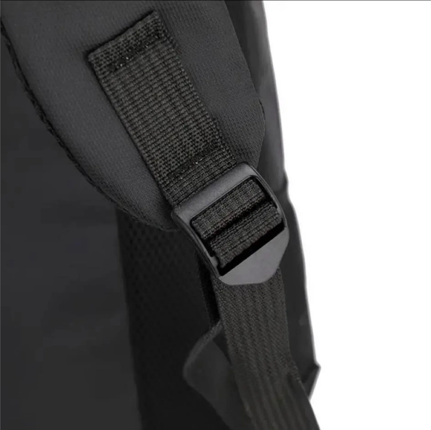 A Versatile And Spacious Casual Backpack for Both Men And Women, image indicator(8)