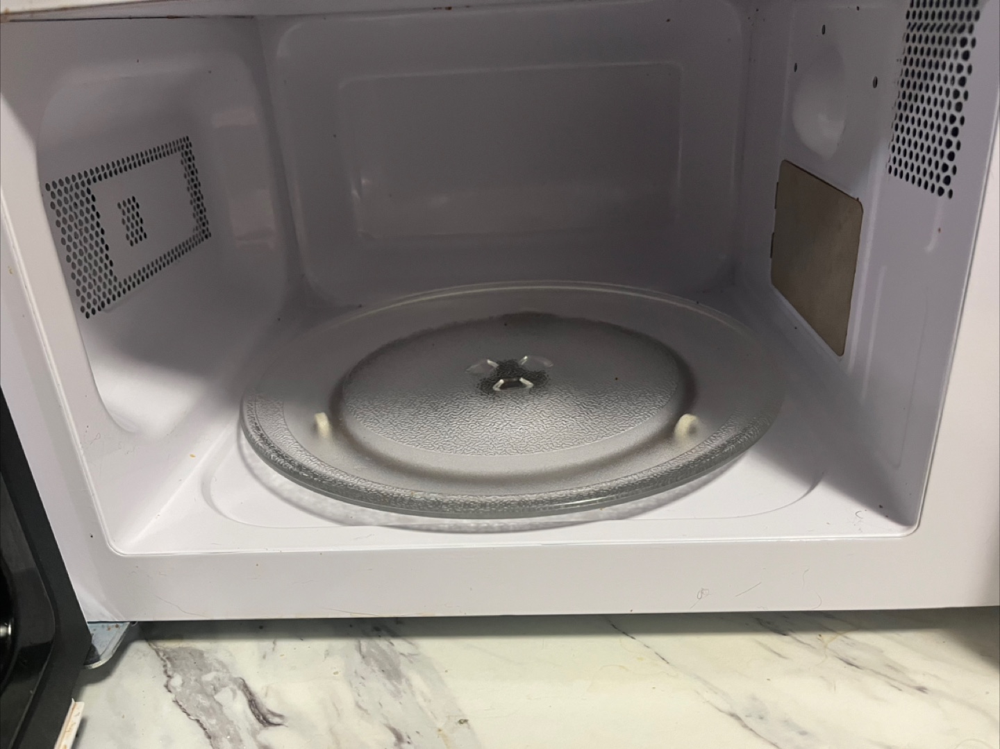 White Countertop Microwave - photo 2