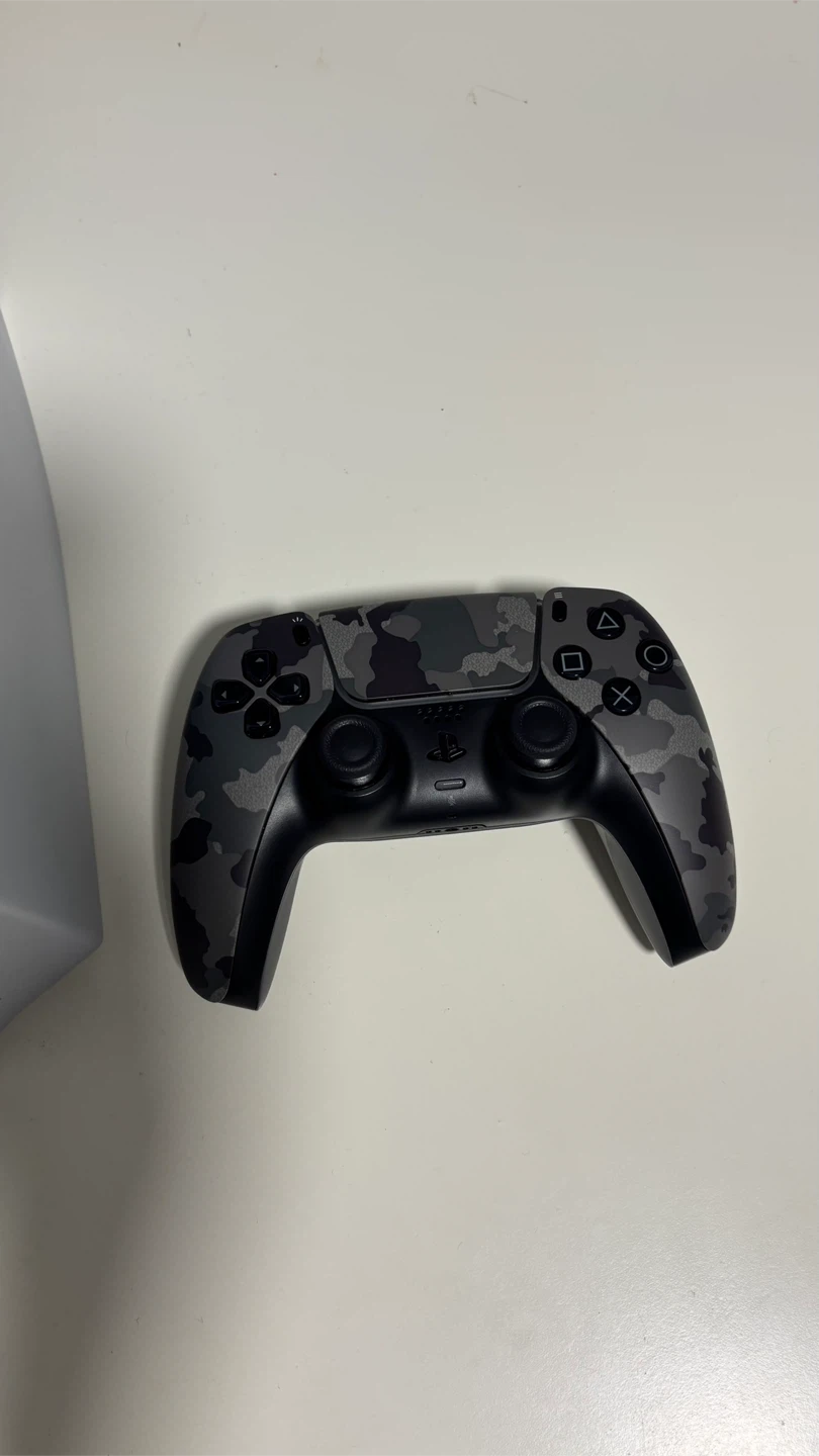 PlayStation 5 (PS5) Console - Like New - photo 4