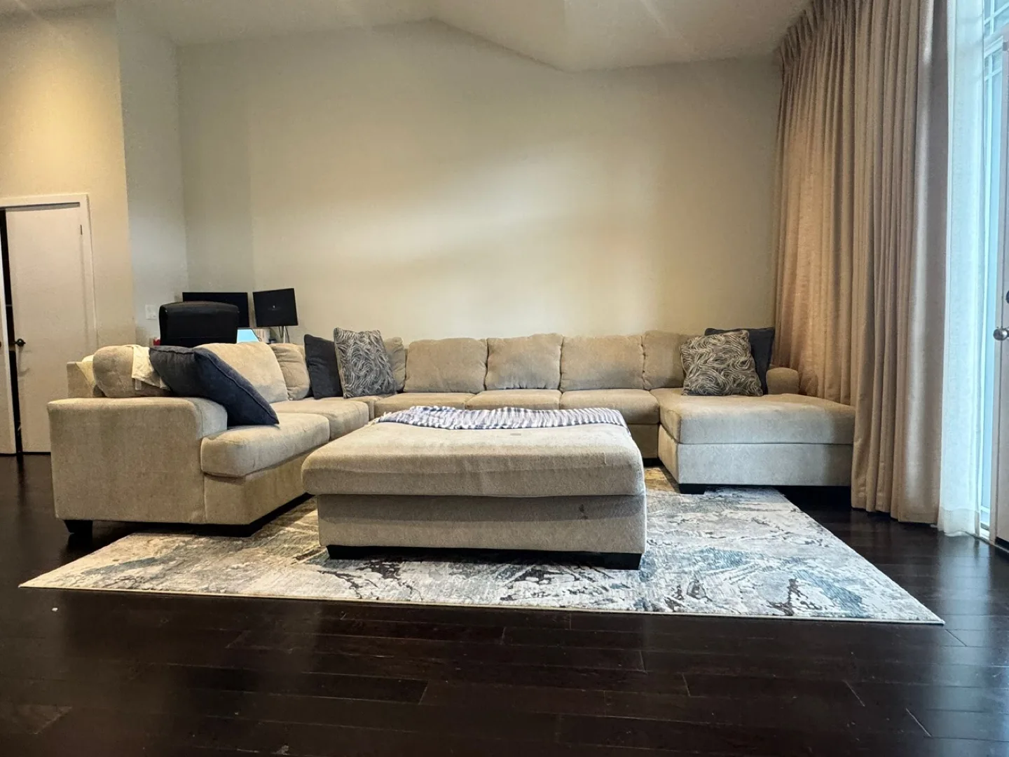 Beige Sectional Sofa with Ottoman image indicator(6)