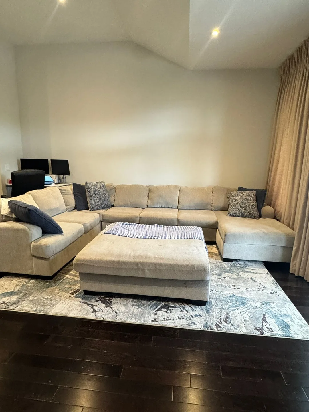 Beige Sectional Sofa with Ottoman image indicator(7)