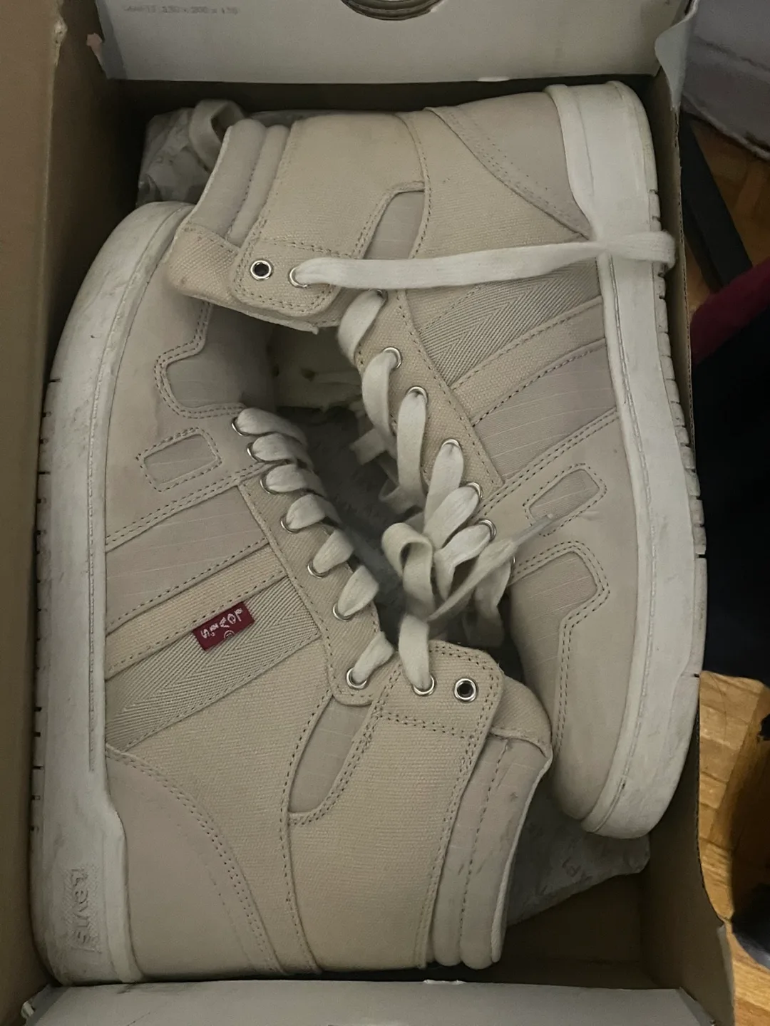 Levi's High-Top Sneakers - Size 9 thumbnail