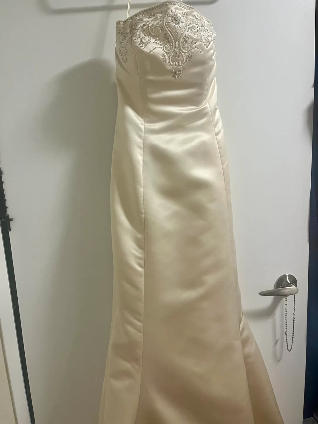 Demitiros  In Style Gorgeous Wedding Gown Size Small image indicator(3)