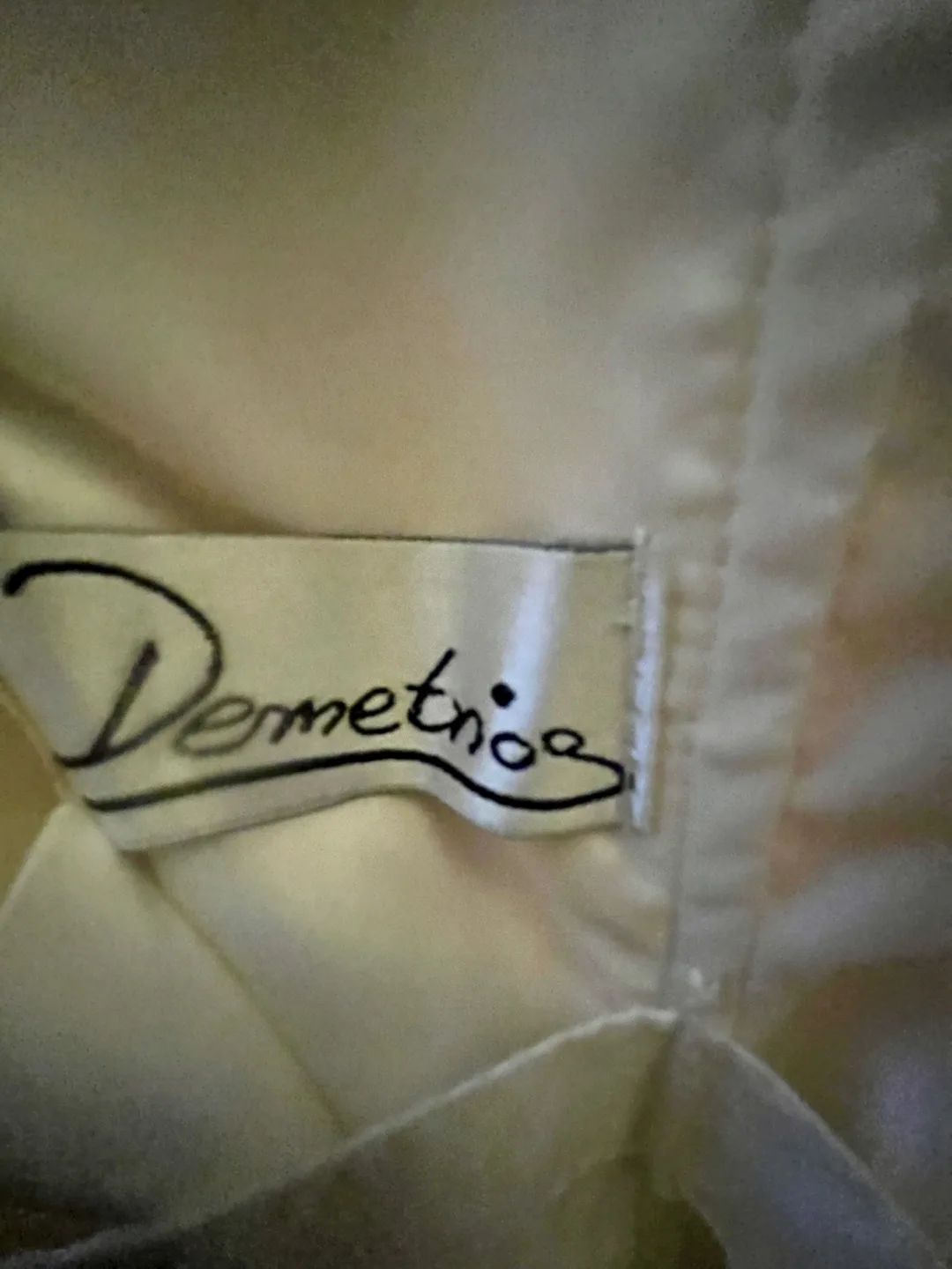 Demitiros  In Style Gorgeous Wedding Gown Size Small image indicator(4)