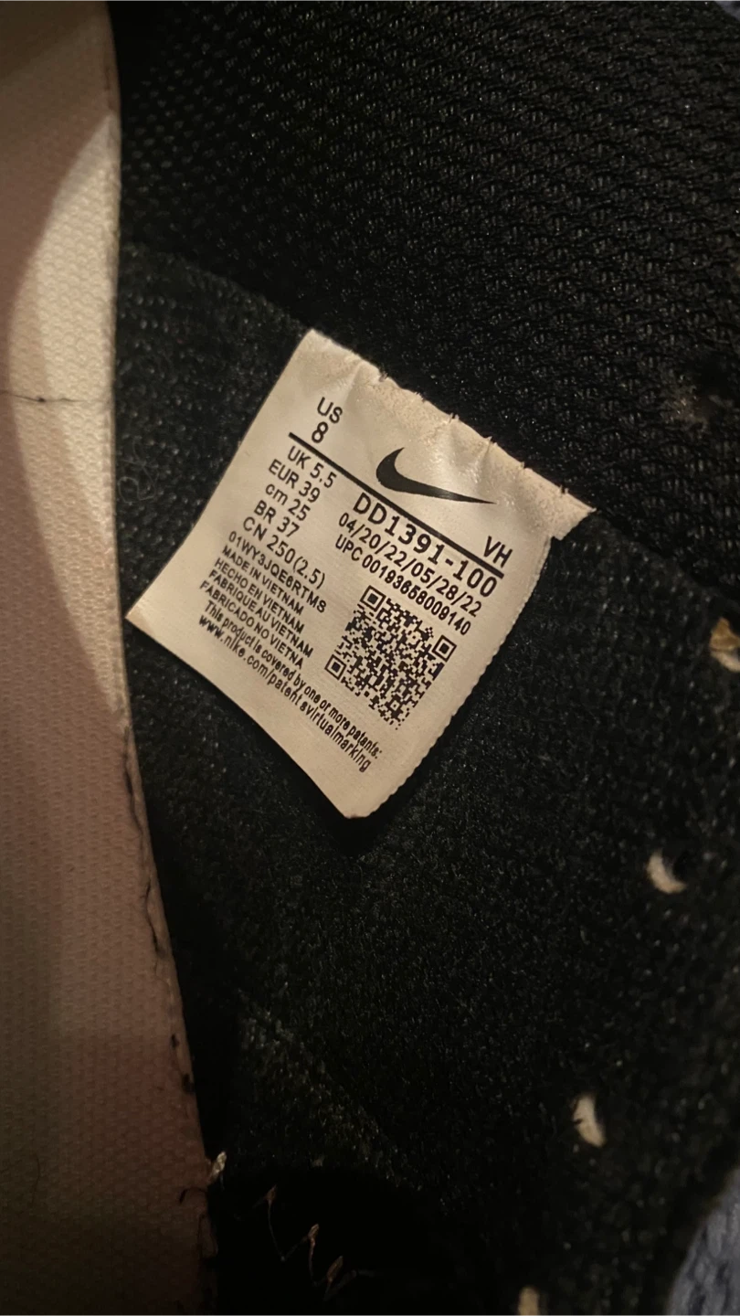Nike Dunk Low “Panda” - Size 8 US - photo 4