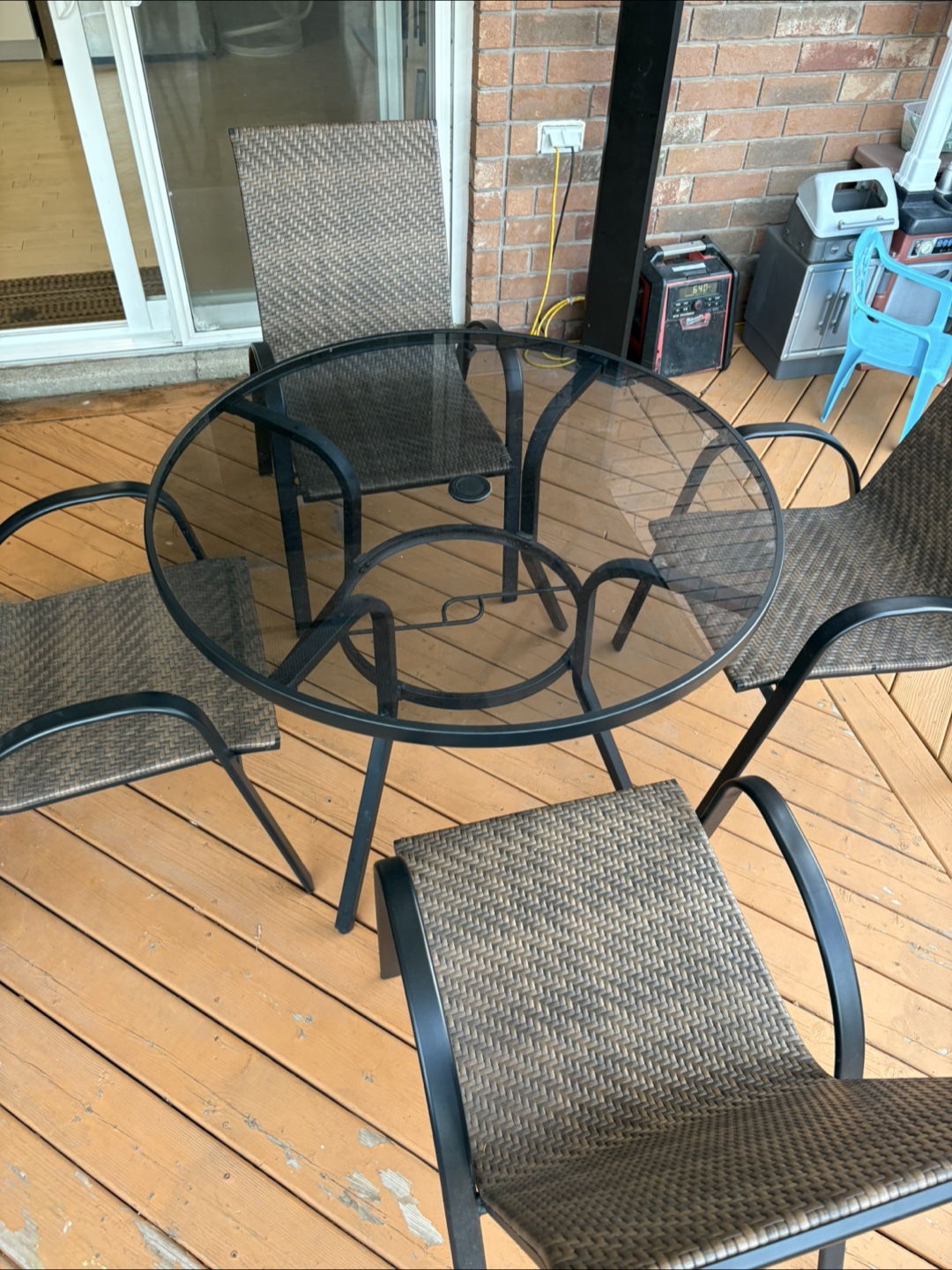Outdoor Patio Set - Table and 4 Chairs - photo 2