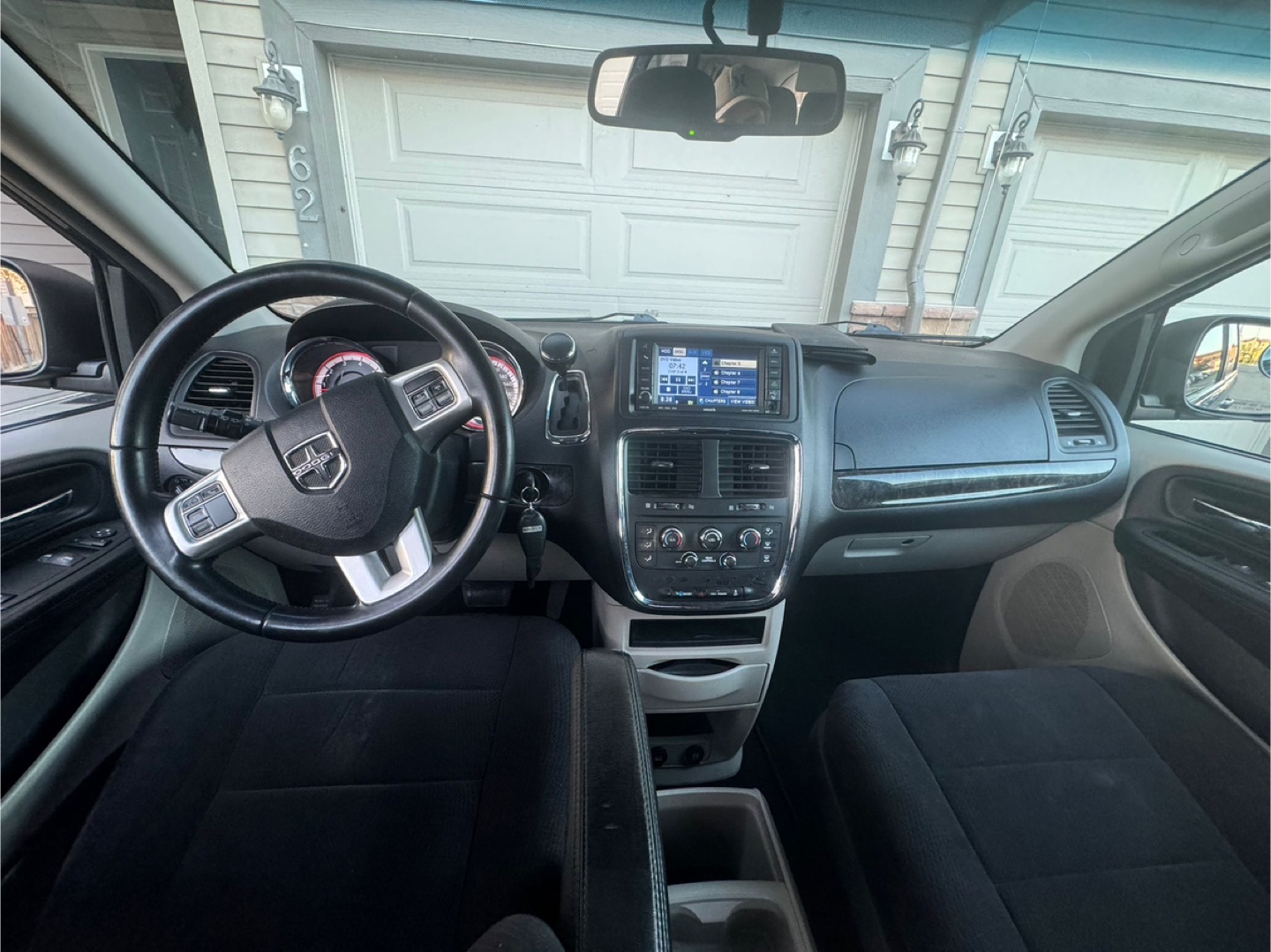 Dodge Grand Caravan - Blue Minivan - photo 5