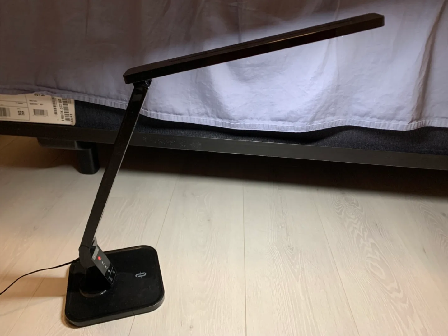 LED Desk Lamp - Black image indicator(2)