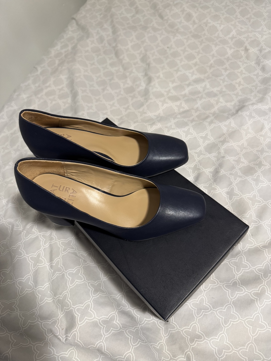 Naturalizer French Navy Pumps - Size 6M - photo 2