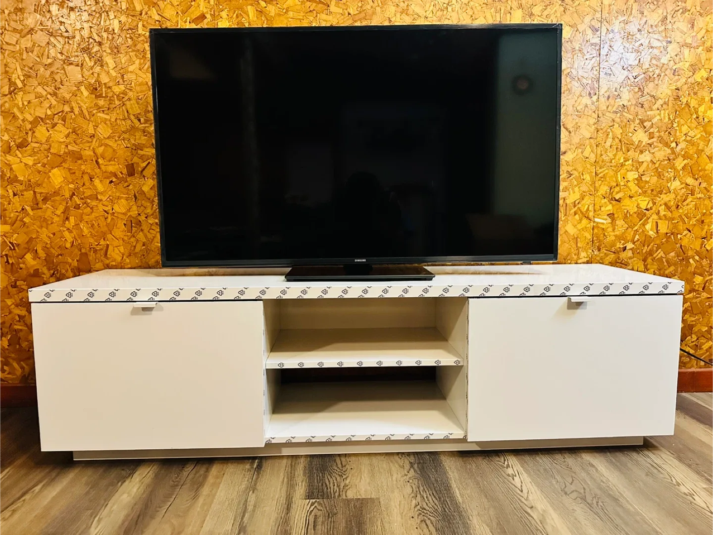 Samsung 49" TV thumbnail