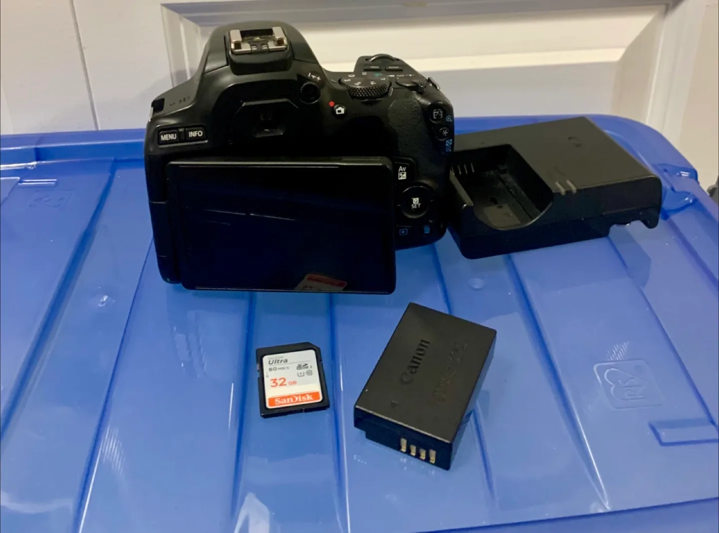 Canon EOS Rebel SL3 DSLR Camera image indicator(9)