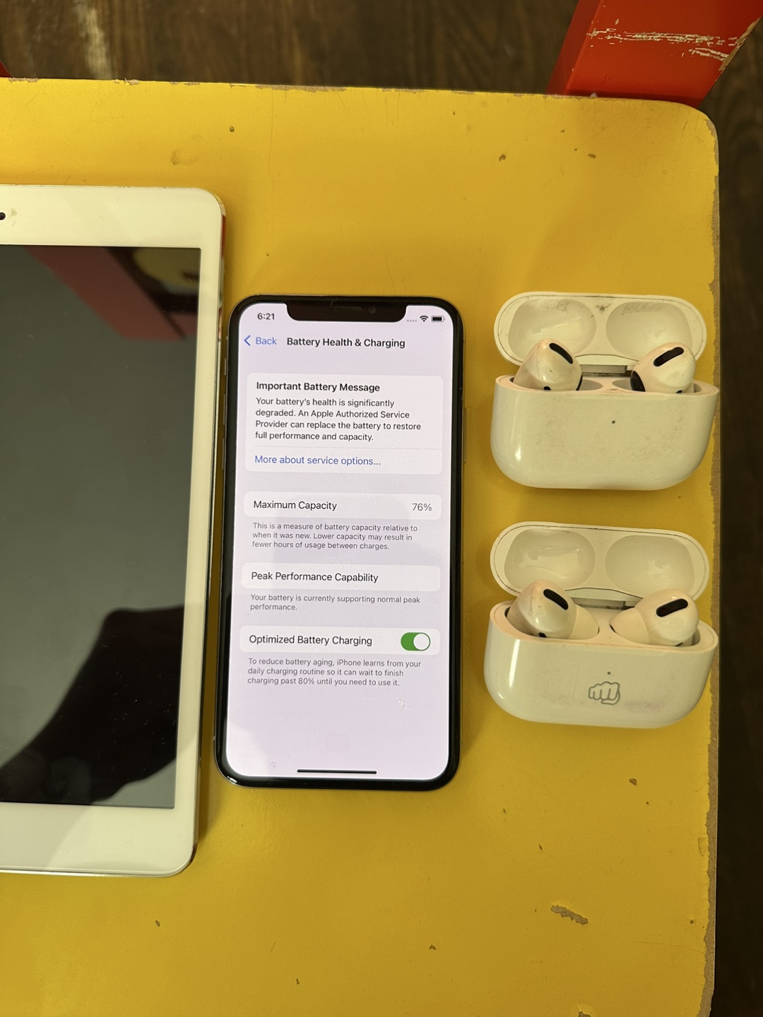 Apple device lot - photo 2