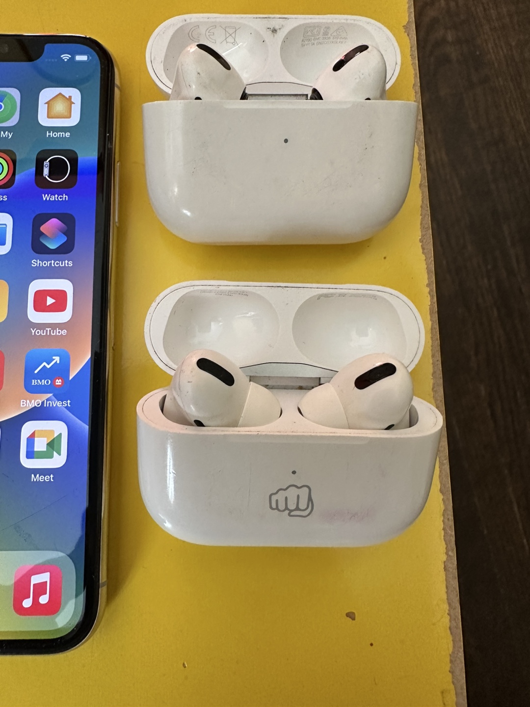 Apple device lot - photo 3