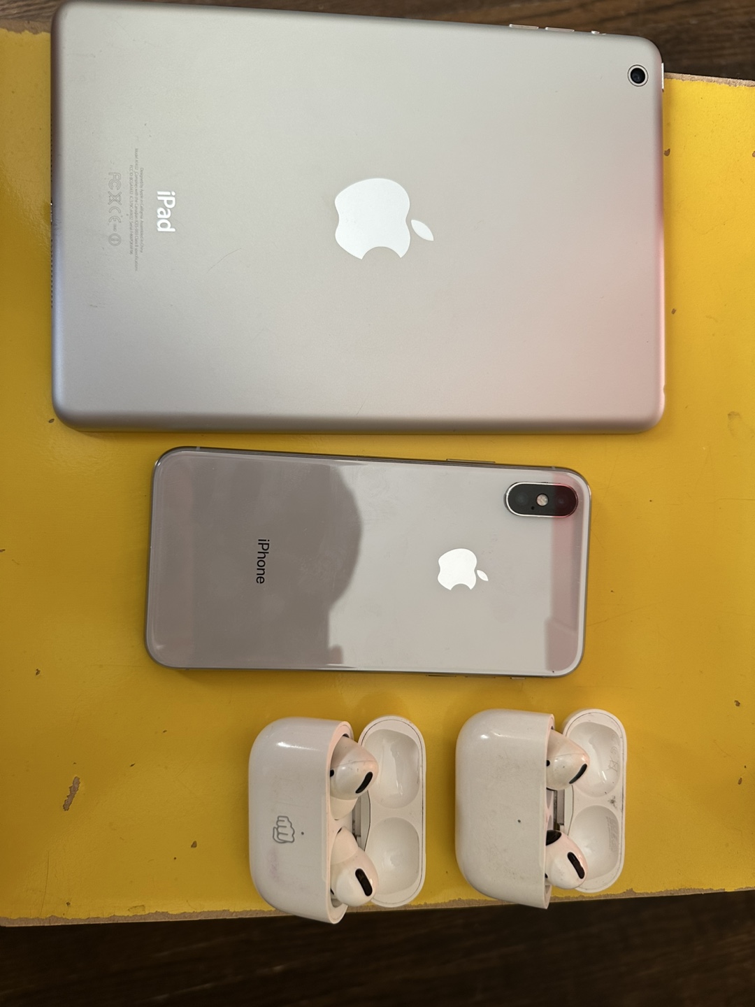 Apple device lot