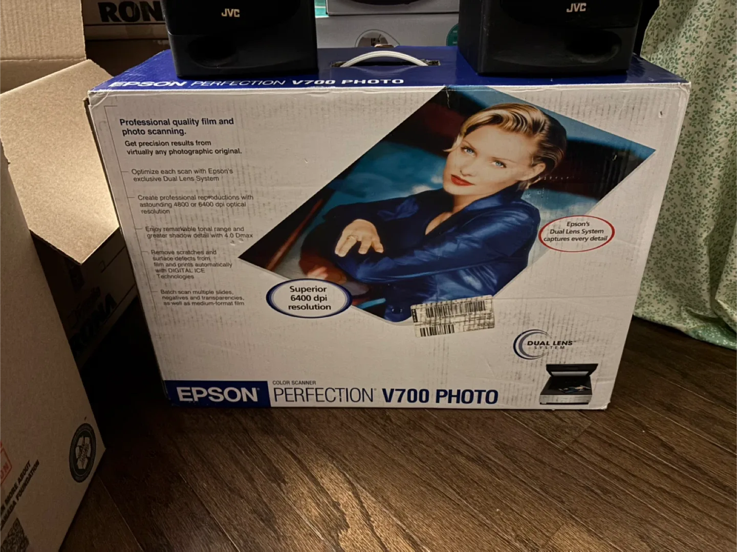 Epson Perfection V700 Photo Scanner thumbnail