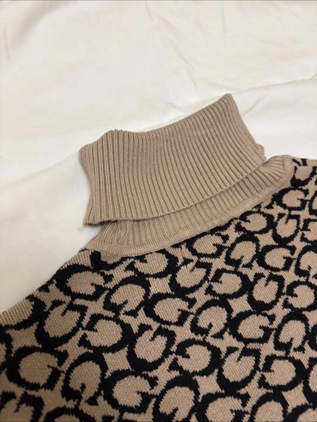 Guess Los Angeles Turtleneck Sweater - Size S thumbnail