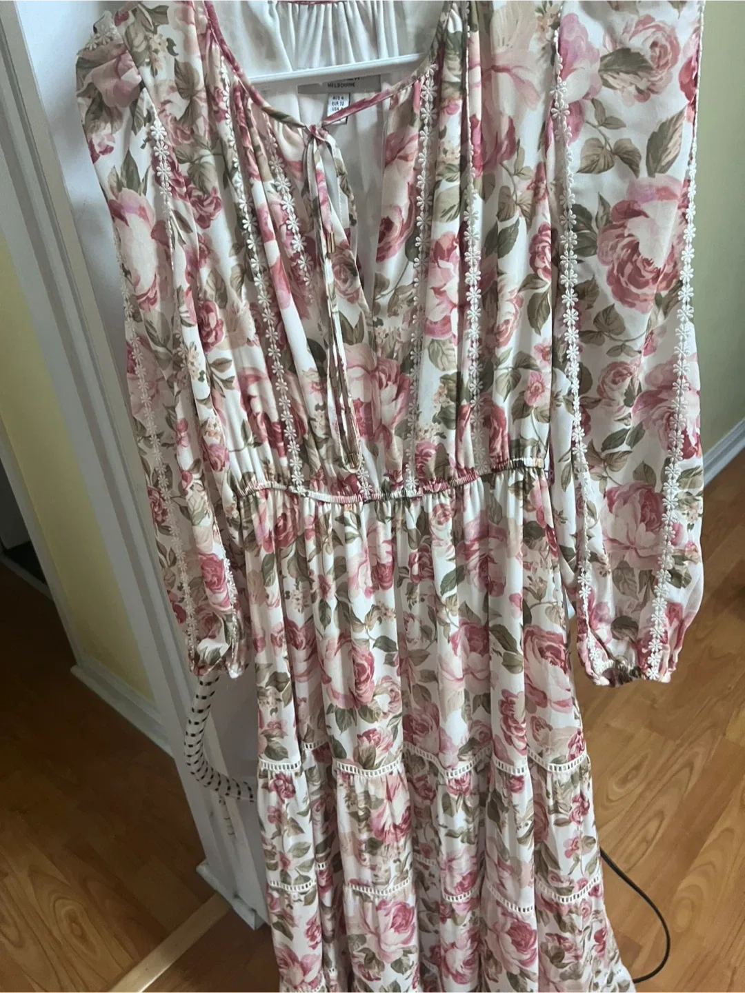 Ever New Melbourne Floral Dress Size AUS 4 / USA 0 image indicator(4)