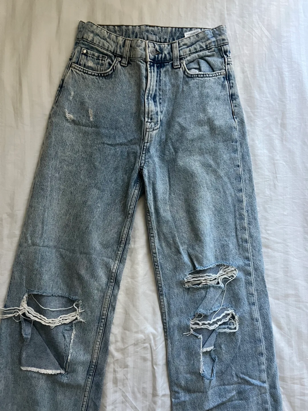 Bershka Ripped Wide Leg Jeans thumbnail