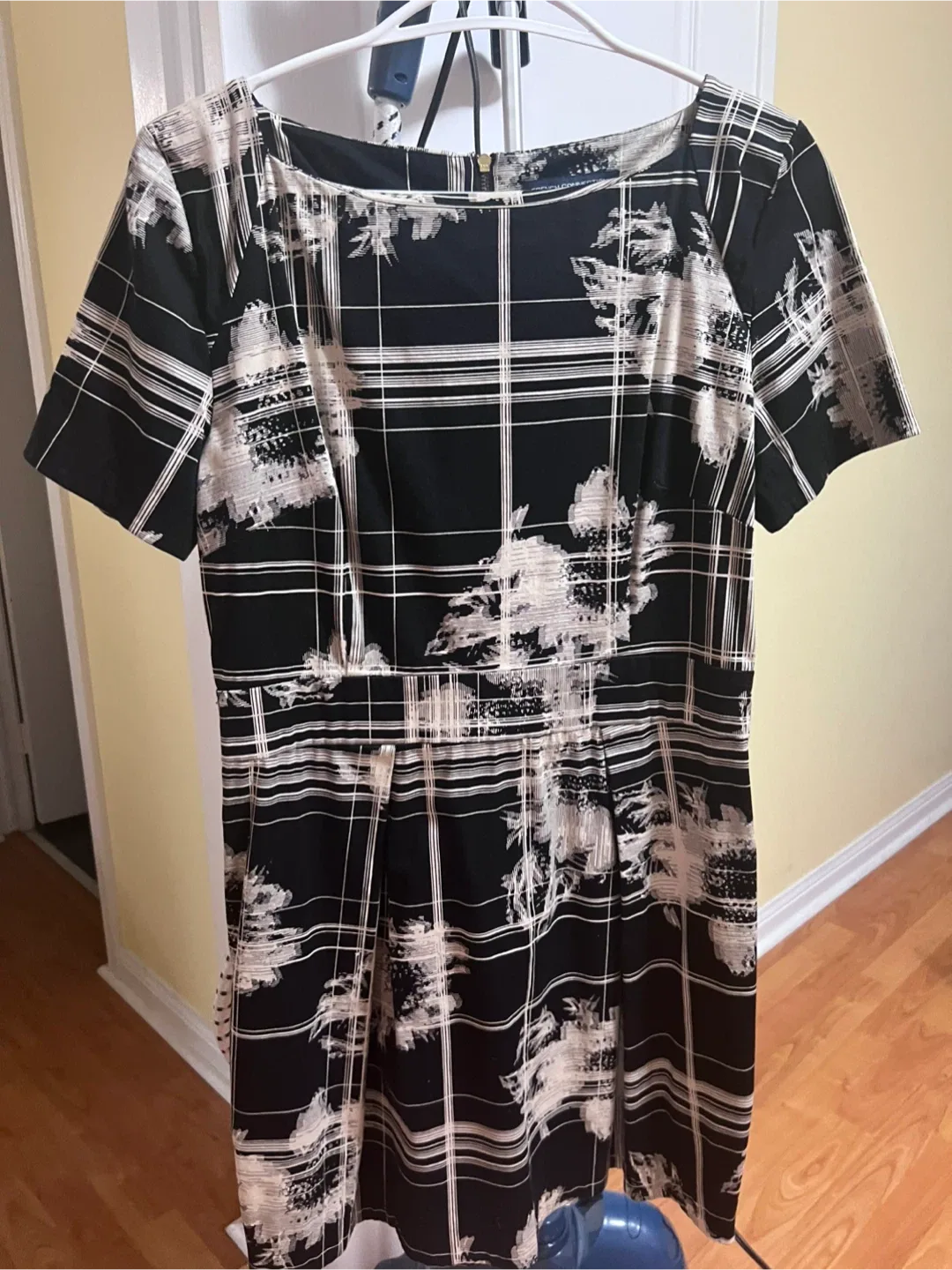 French Connection Dress - Size 8 image indicator(6)