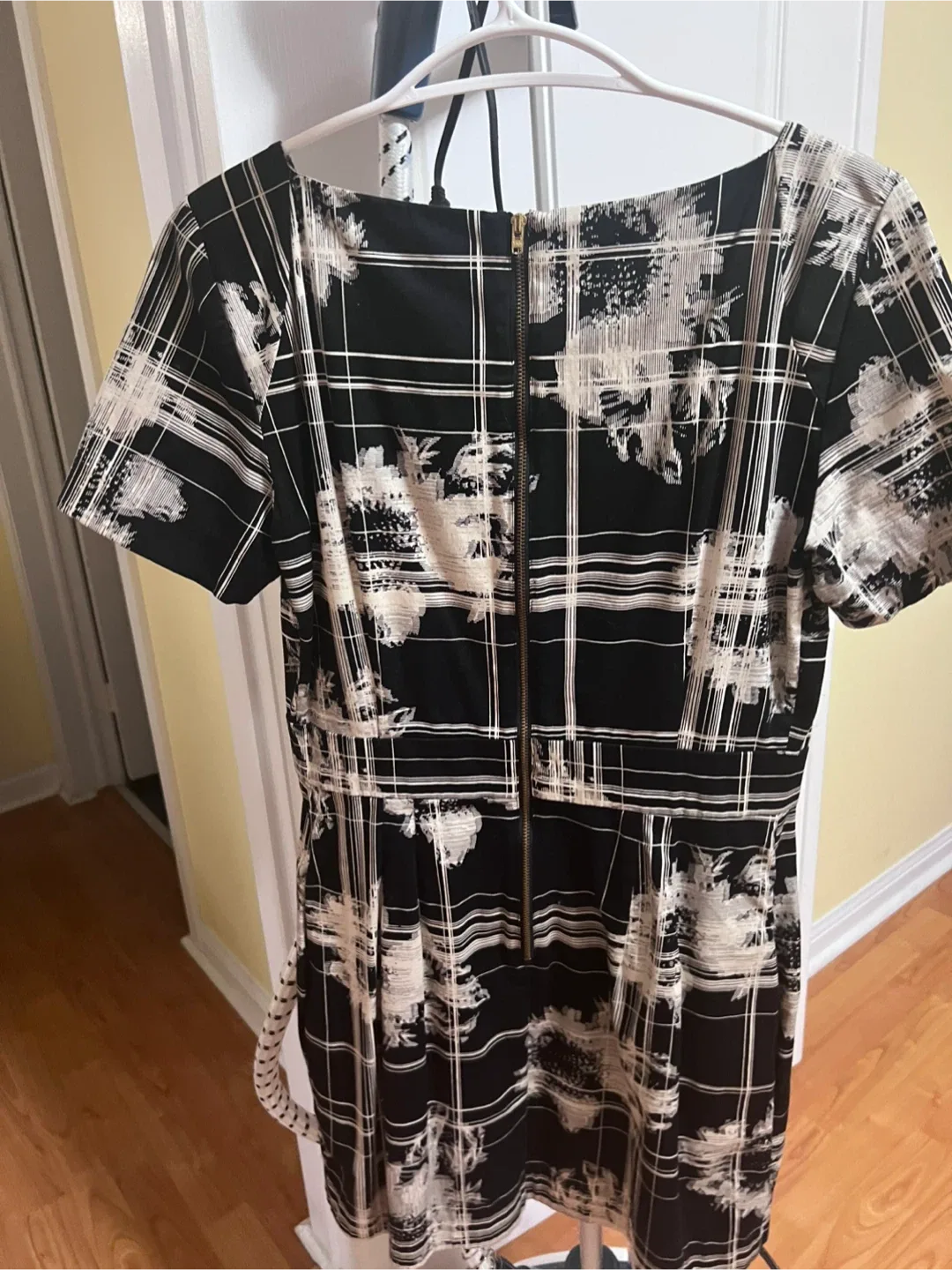 French Connection Dress - Size 8 image indicator(5)