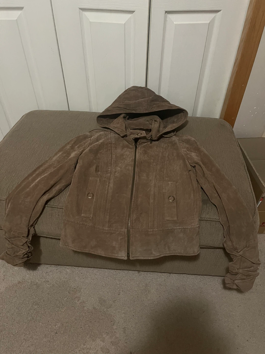 Le Chateau Tauped Suede Jacket - Size Small - photo 3
