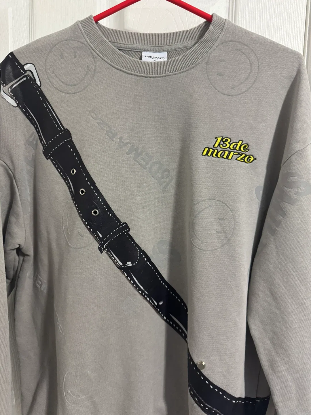 13 De Marzo Paris x Smiley Crewneck image indicator(2)