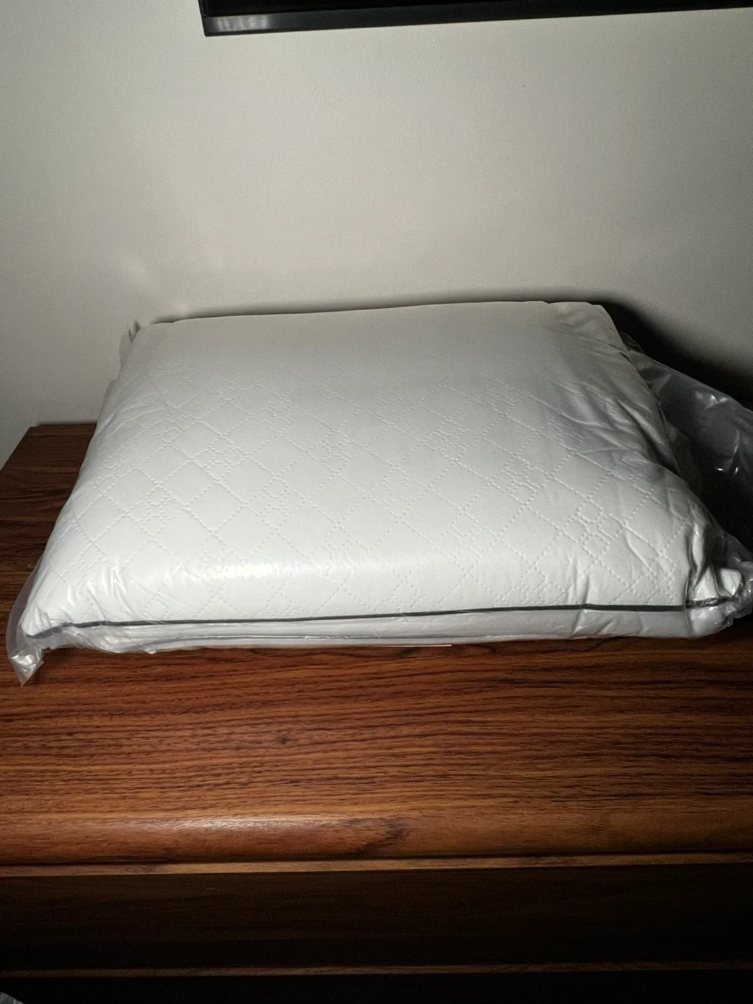 Brand new - Queen Pillows thumbnail