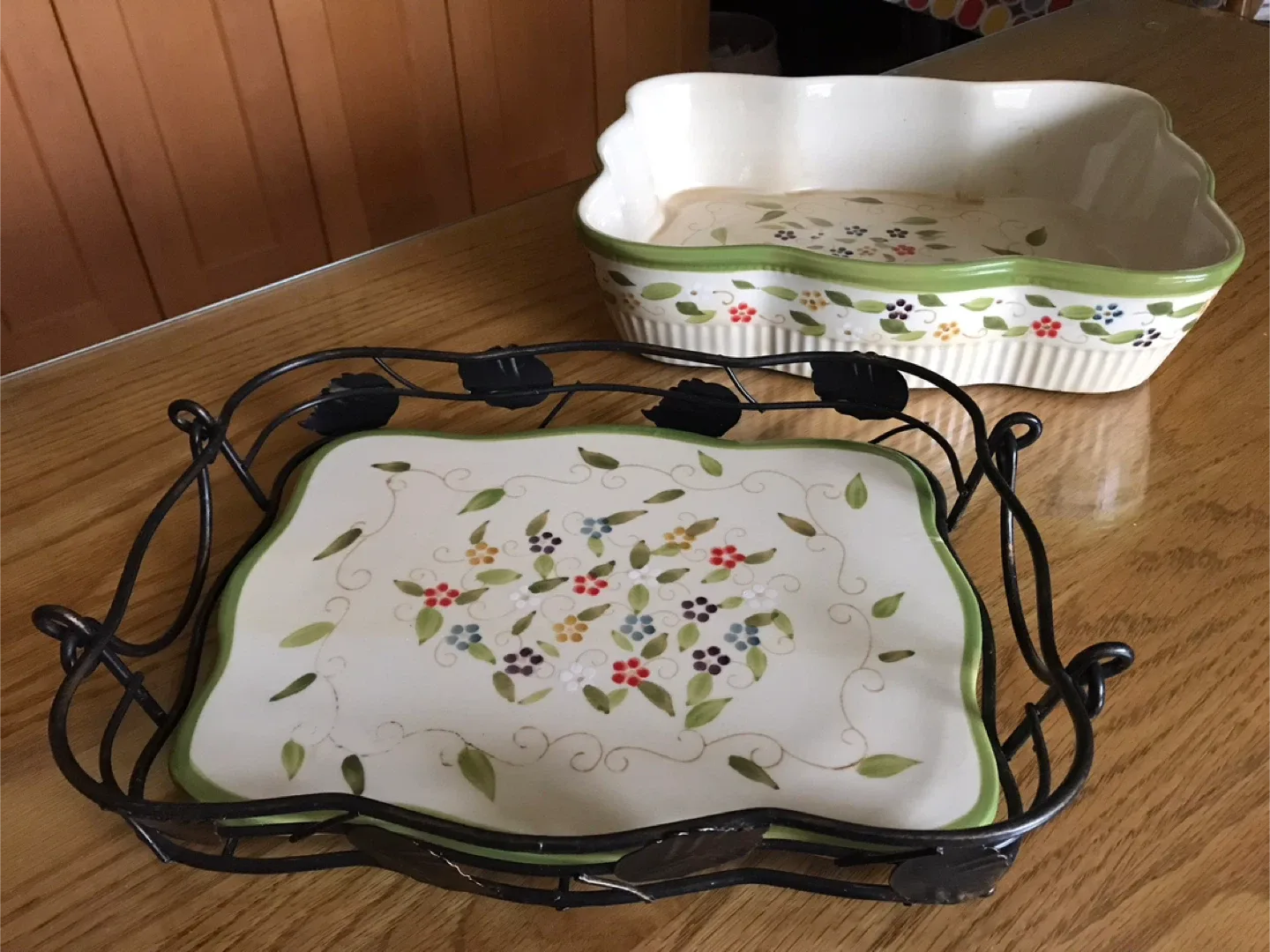Temptations Casserole Dish with Stand thumbnail