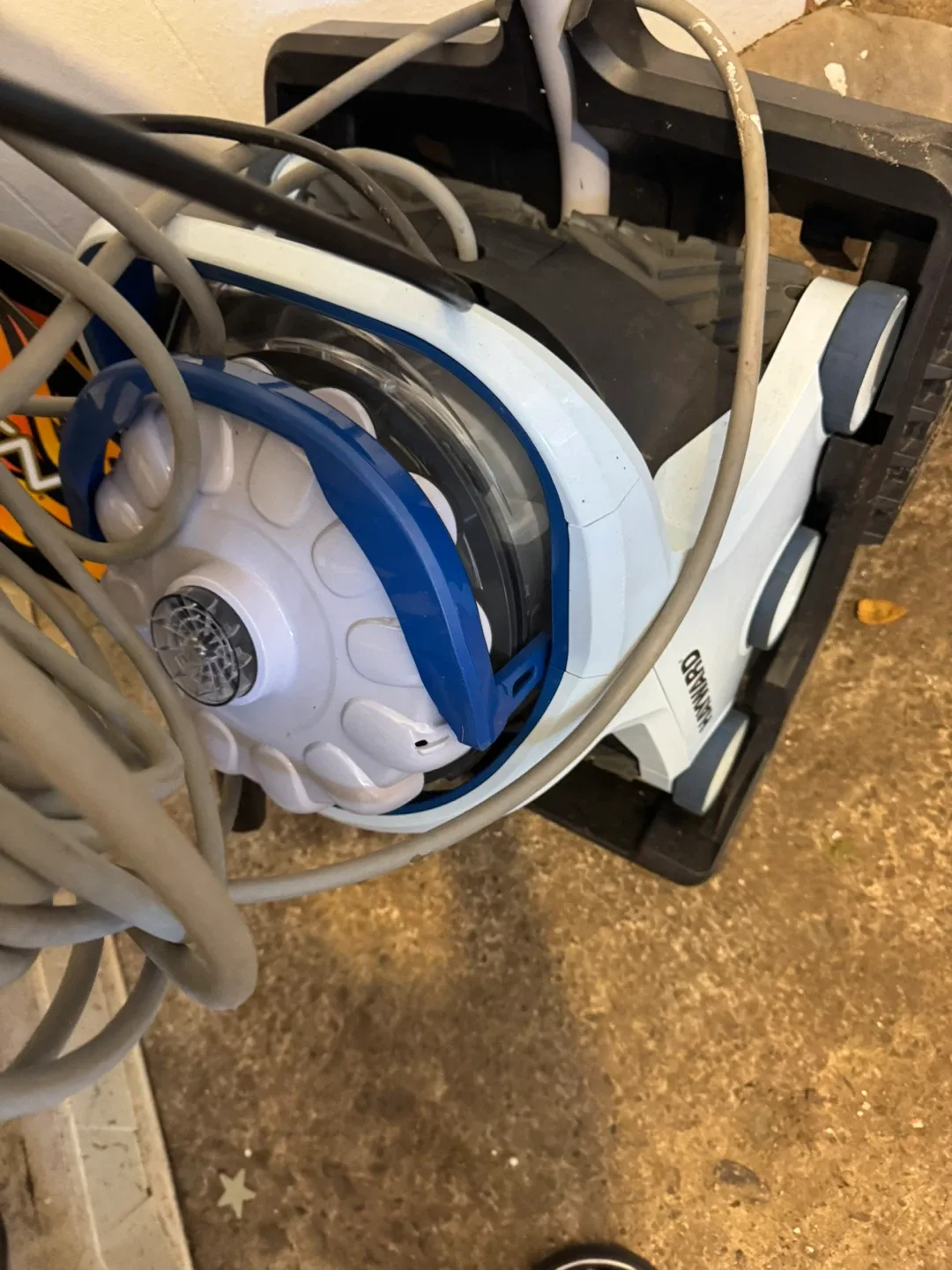 Hayward Pool robot image indicator(4)