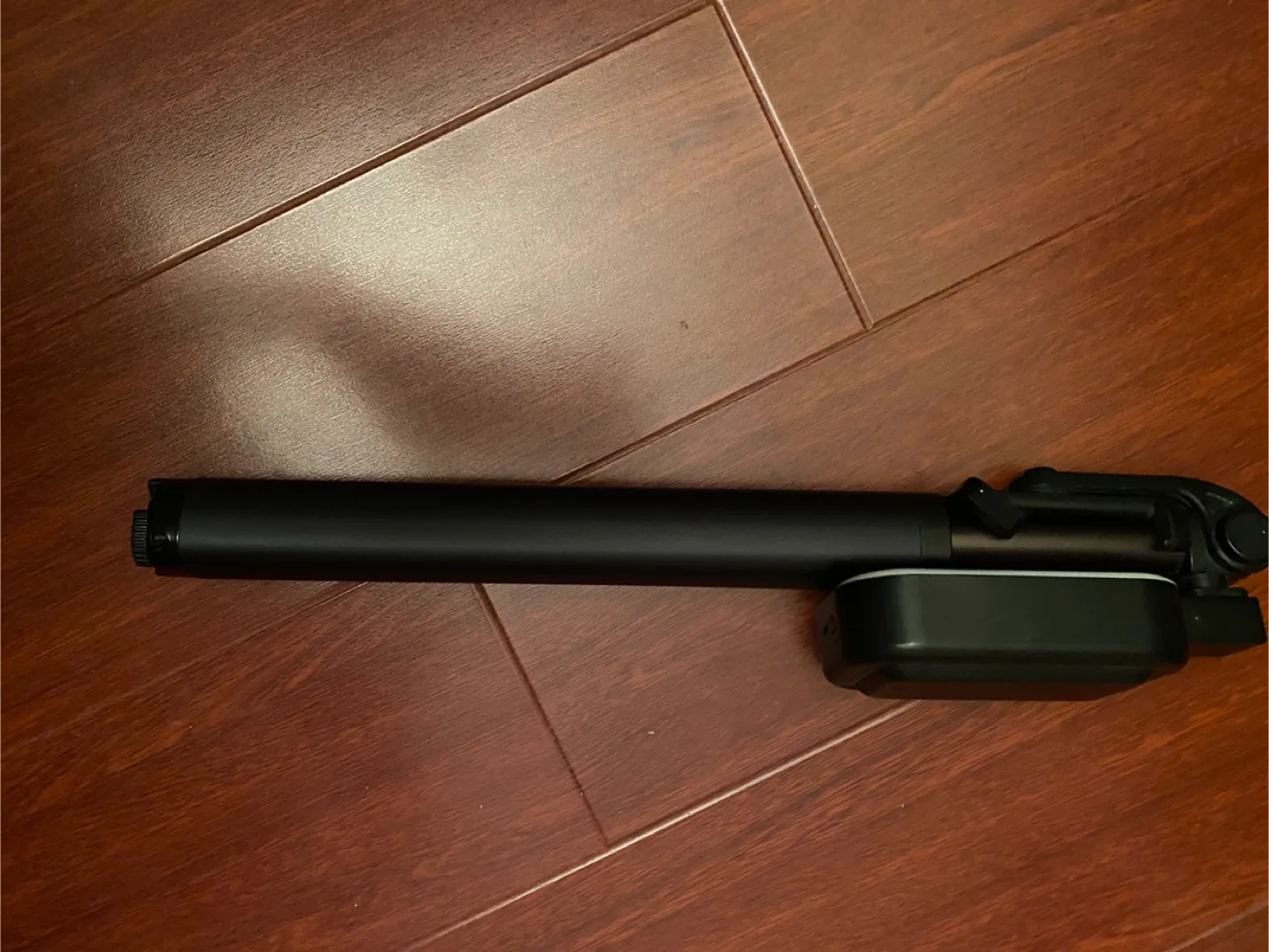 Selfie Stick Tripod with LED Fill Light image indicator(8)