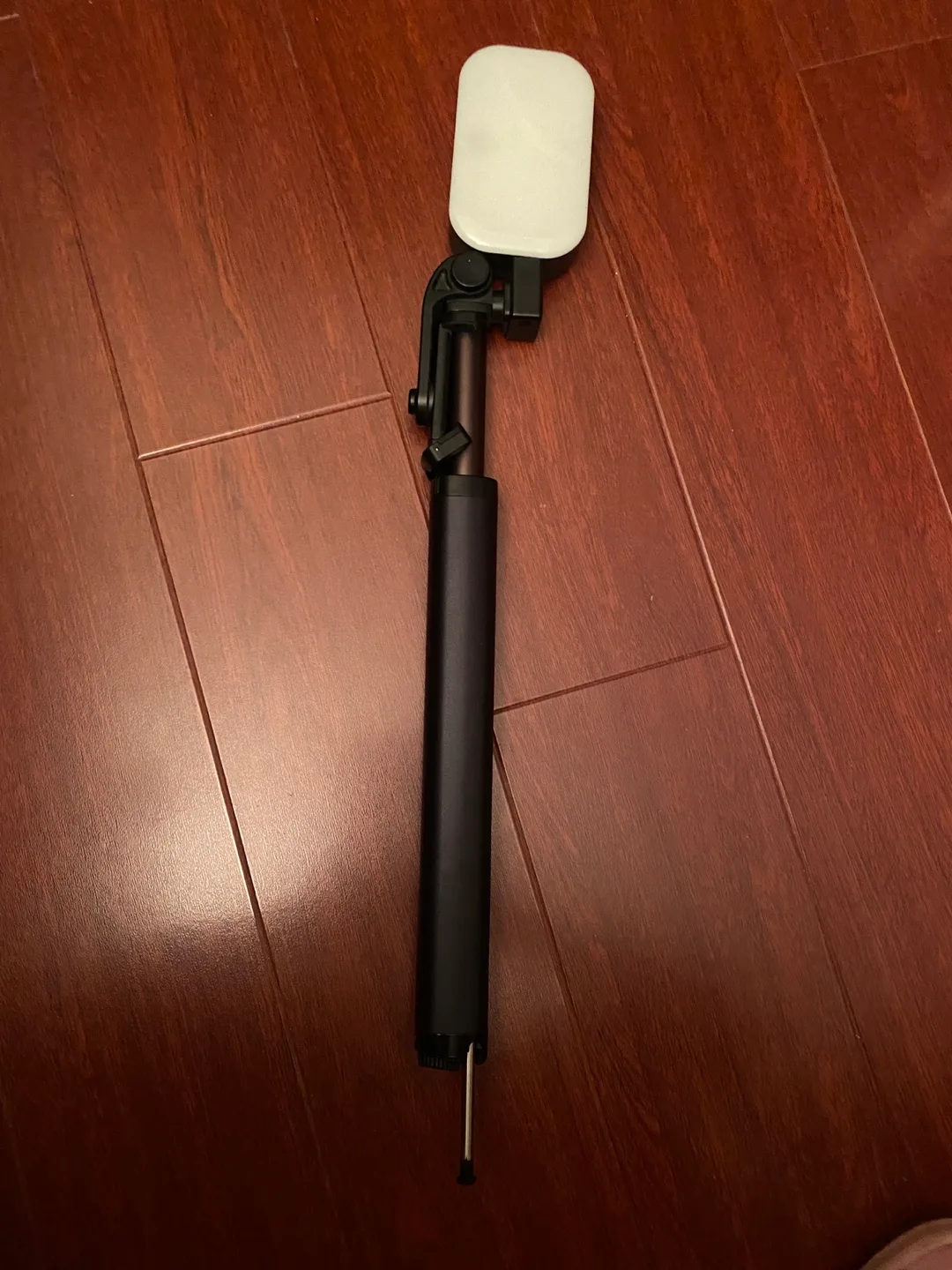 Selfie Stick Tripod with LED Fill Light image indicator(4)