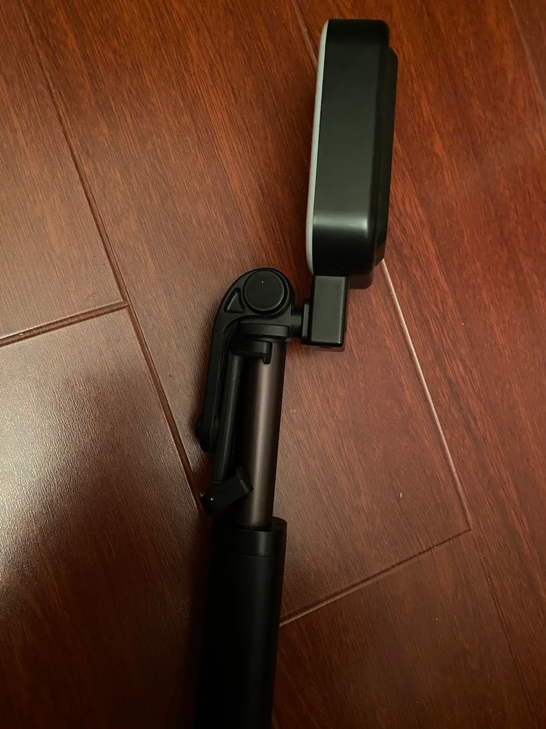 Selfie Stick Tripod with LED Fill Light image indicator(3)