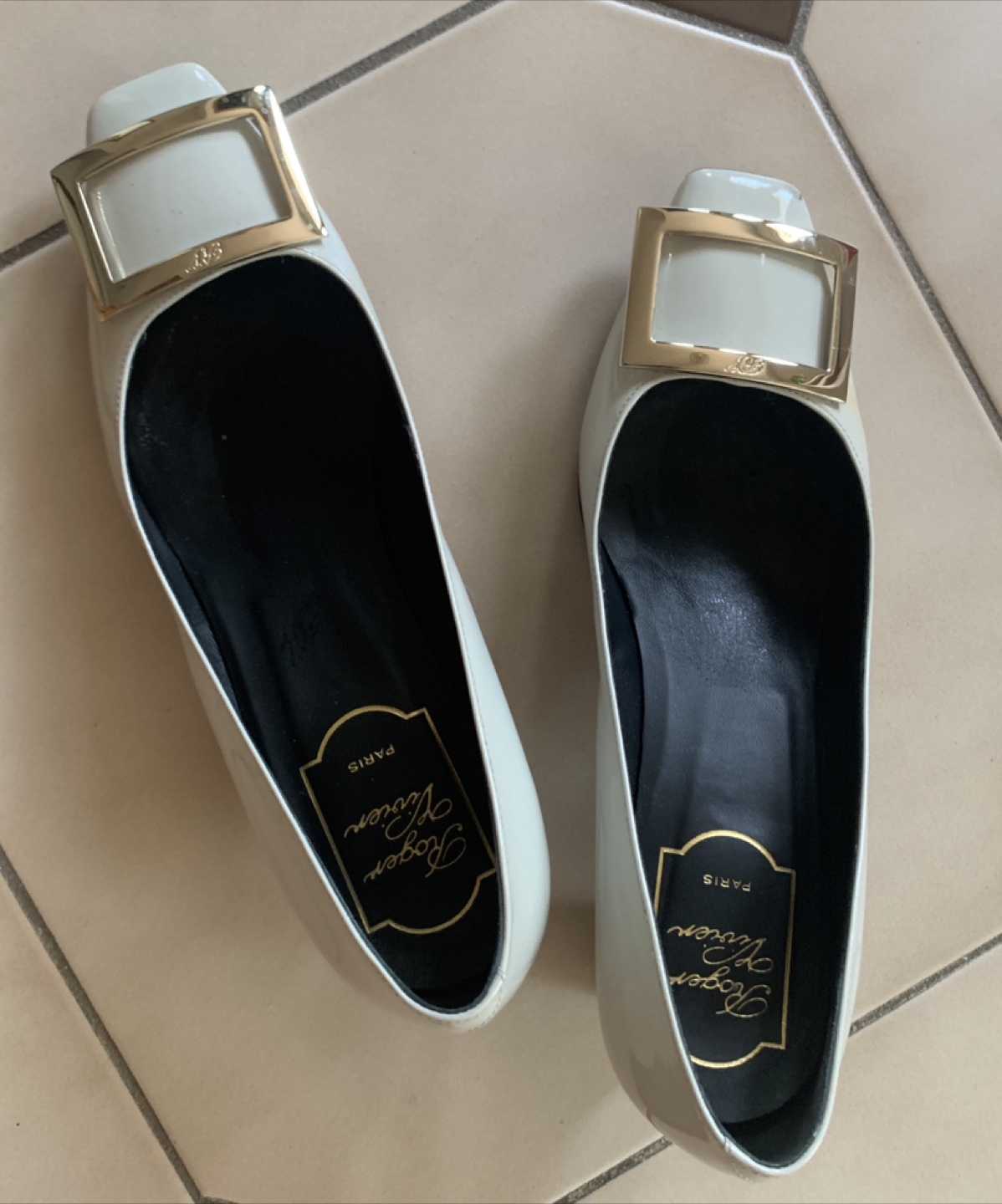 Roger Vivier Ladies Leather Shoes (6.5) - photo 3