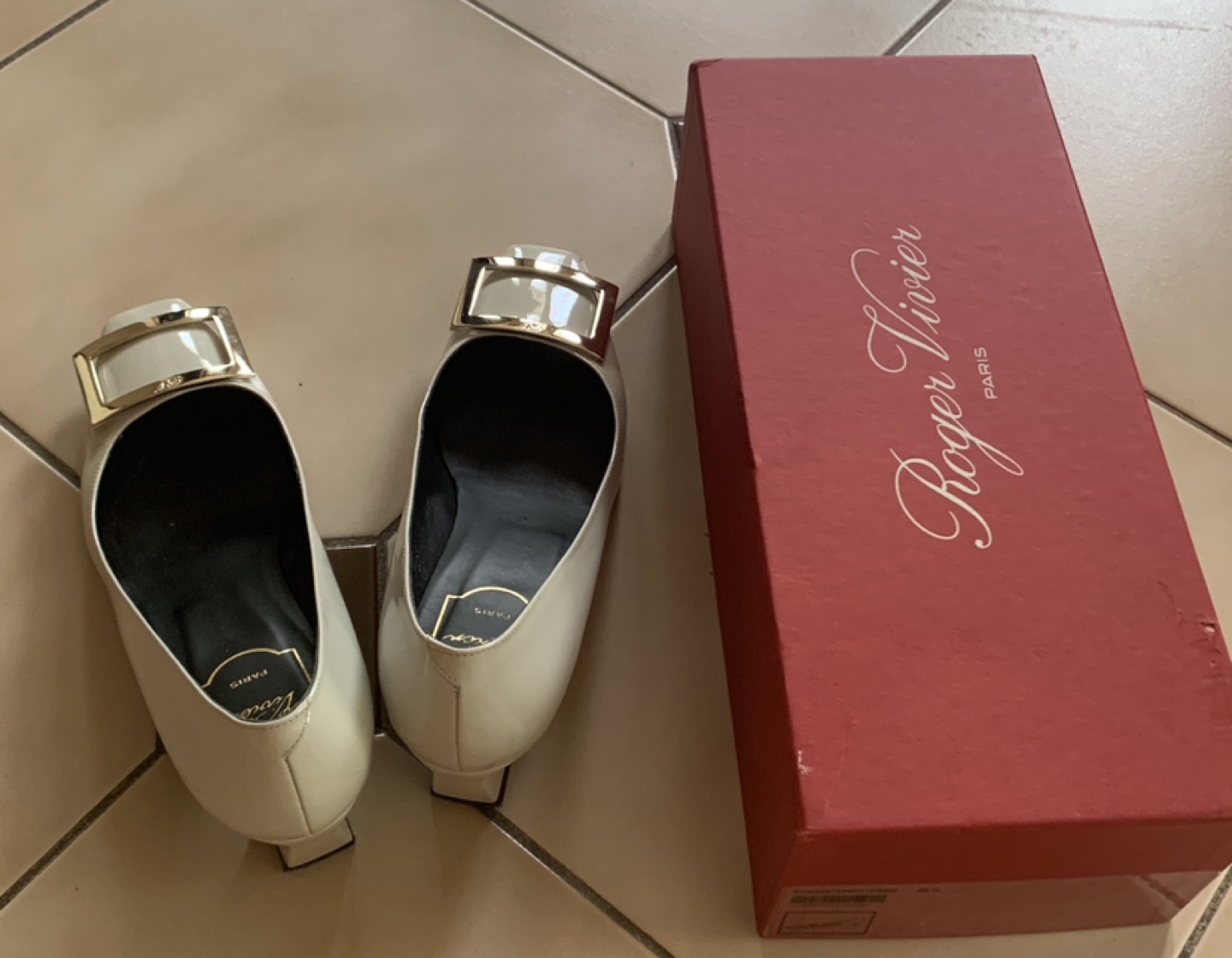 Roger Vivier Ladies Leather Shoes (6.5)