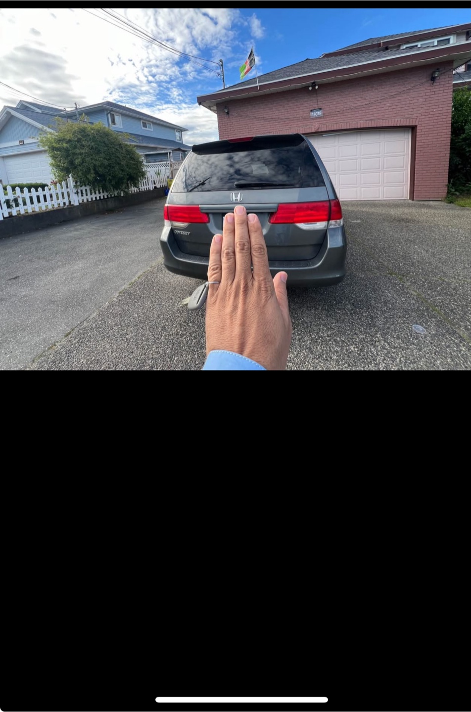 Grey Honda Odyssey Minivan - photo 5