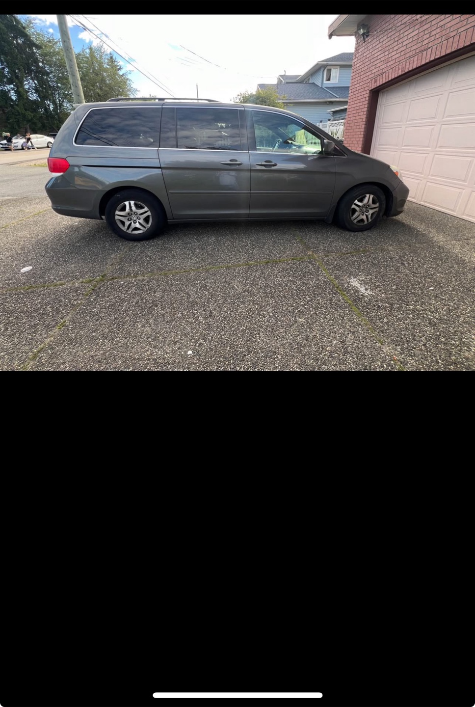 Grey Honda Odyssey Minivan - photo 4