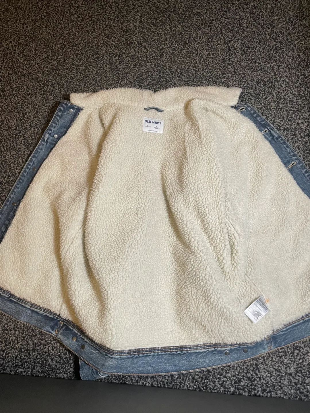 Old Navy Sherpa-Lined Denim Jacket - Size S image indicator(6)