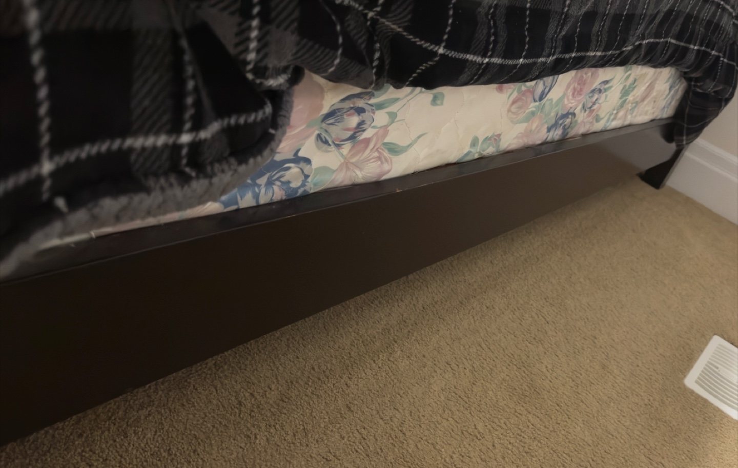 Queen Size Bed Frame & Headboard - photo 5