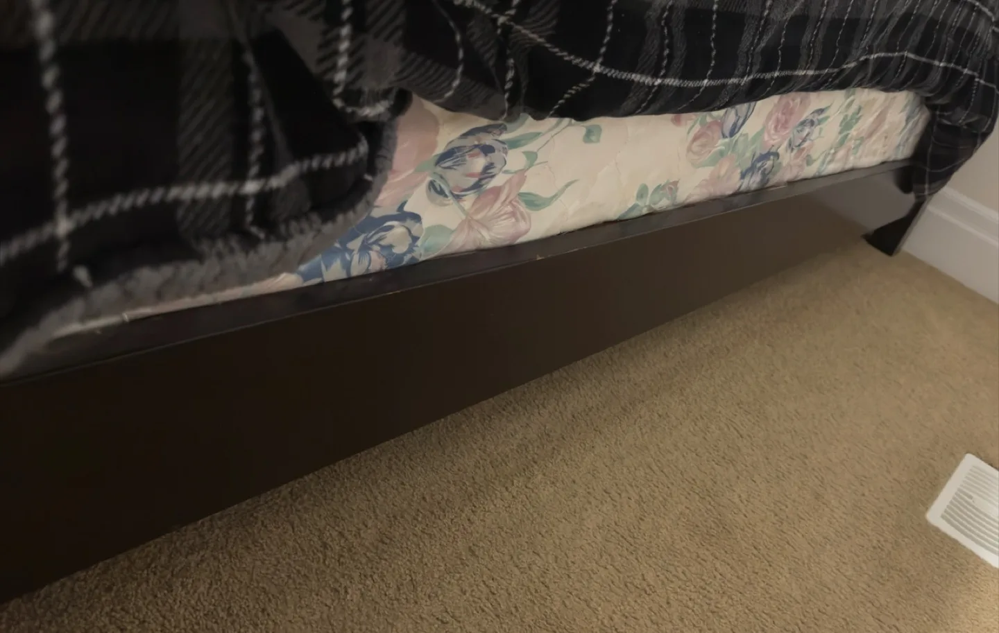 Queen Size Bed Frame & Headboard image indicator(5)