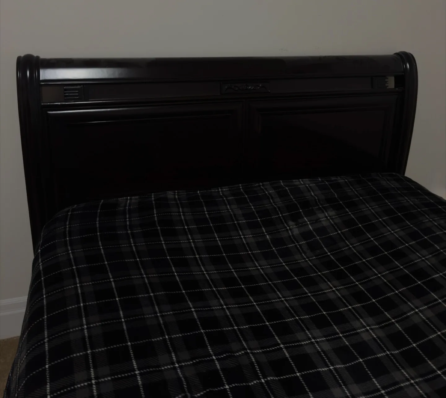 Queen Size Bed Frame & Headboard image indicator(2)