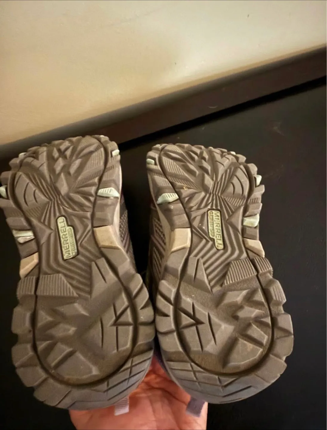 Merrell Moab FST Mid A/C Waterproof Girls' Boots - Size 12M image indicator(3)