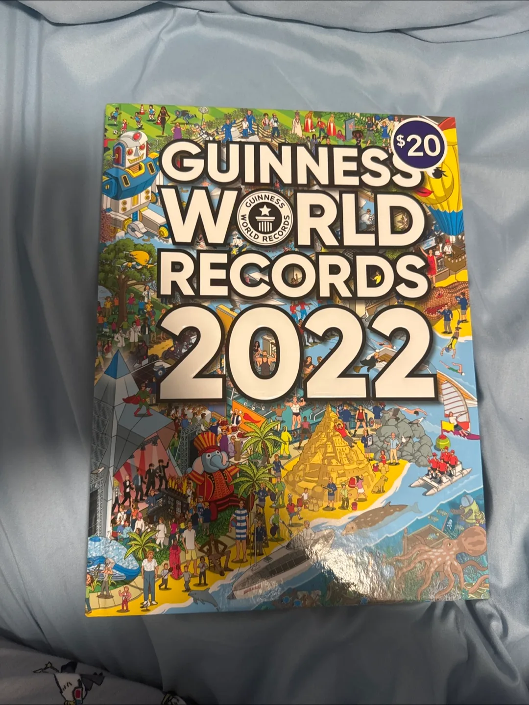 Guinness World Records 2022 Book thumbnail