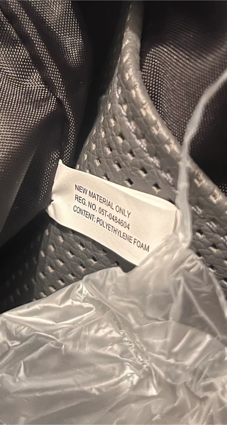 Caboodles Active Tote Bag image indicator(5)