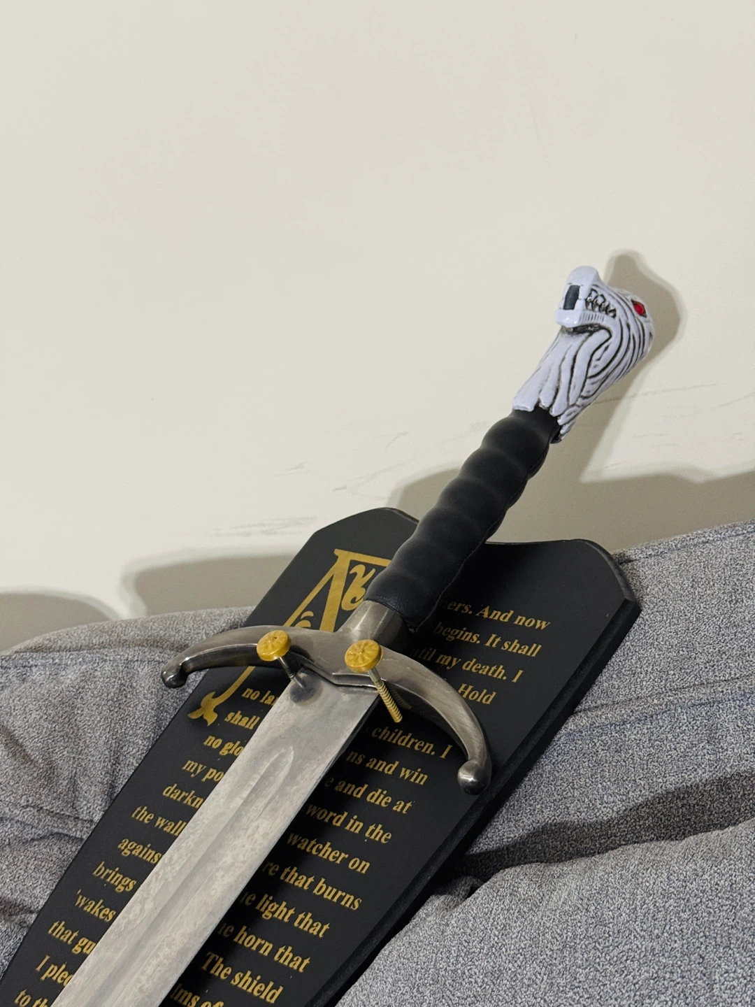 Game of Thrones jon Snow Sword with sheild - photo 3