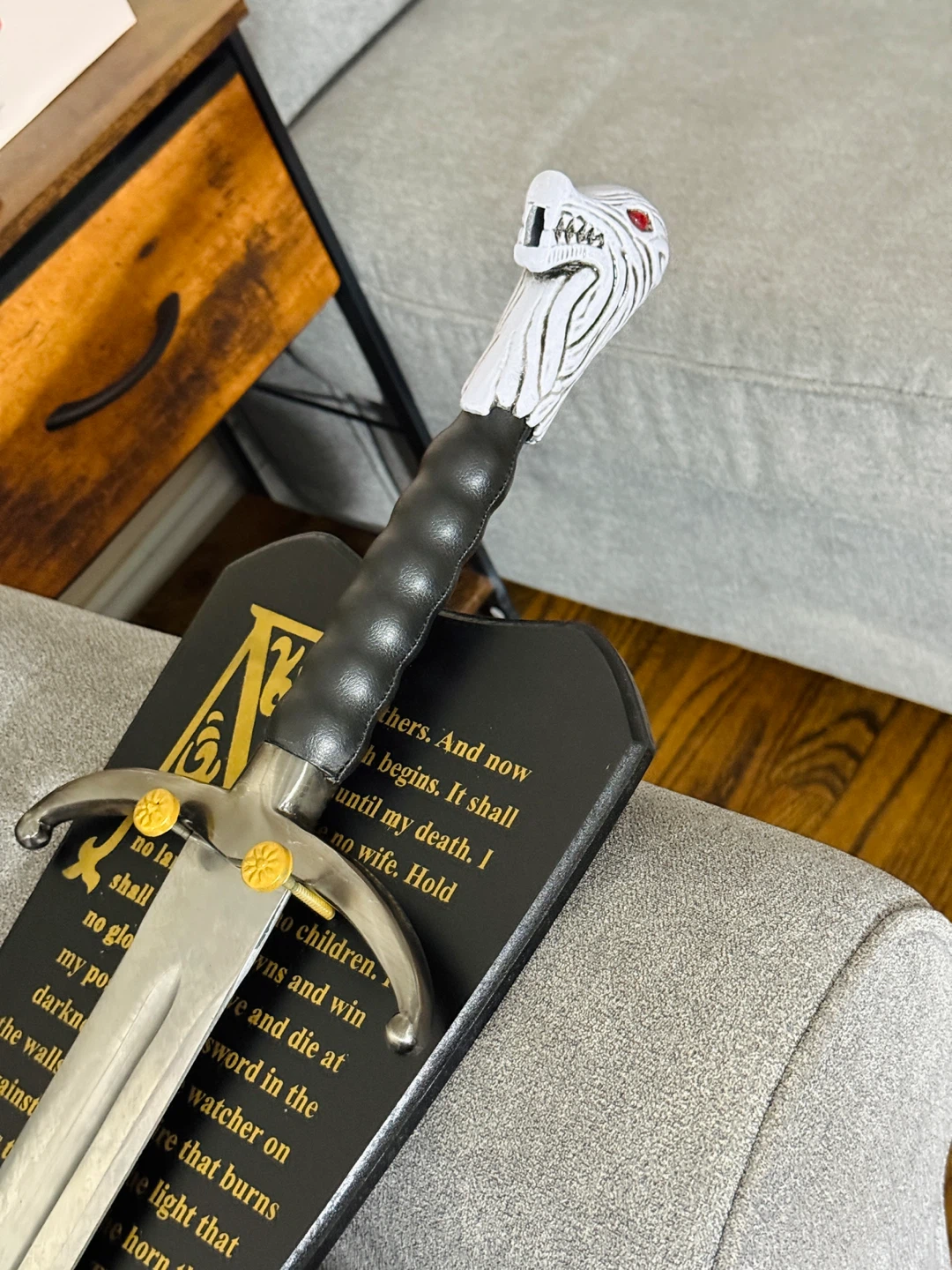Game of Thrones jon Snow Sword with sheild